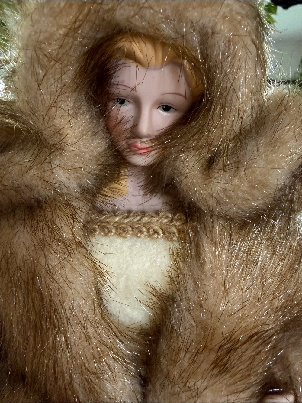 Angel Holiday Tree Topper - Picture 6 of 8